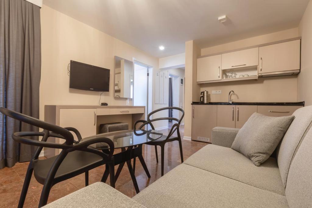 Farrys Boutique Hotel & Beach Club - Yalıkavak Buitenkant foto